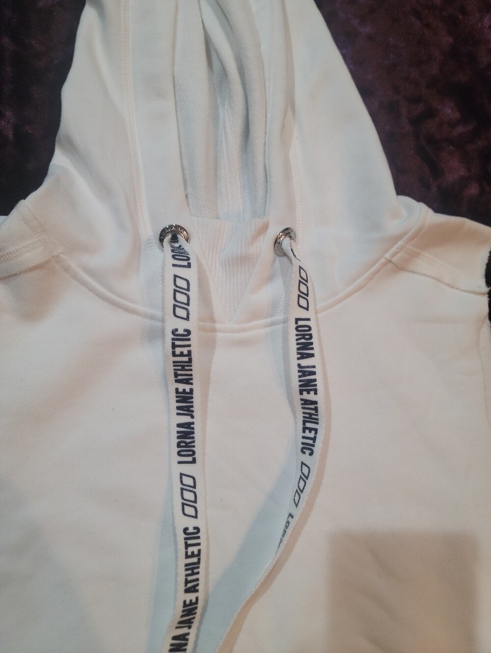 LORNA JANE Athletic Sleeveless Pullover Hoodie.